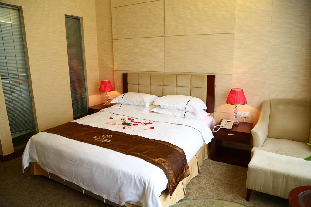 Long Zhou Grand Hotel قوانغتشو الغرفة الصورة