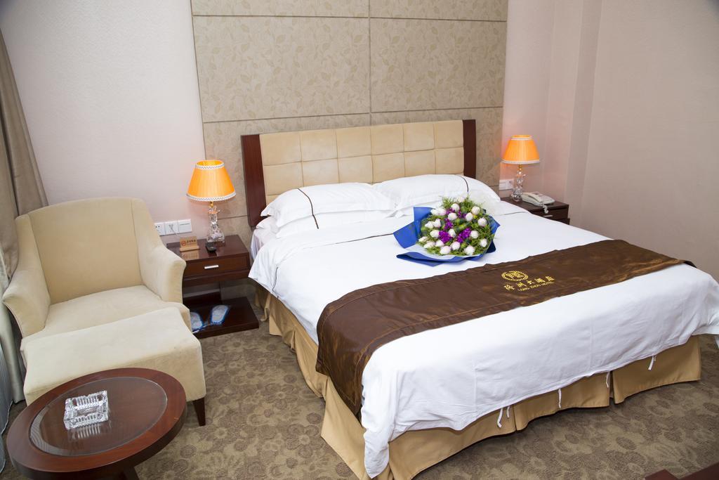 Long Zhou Grand Hotel قوانغتشو الغرفة الصورة